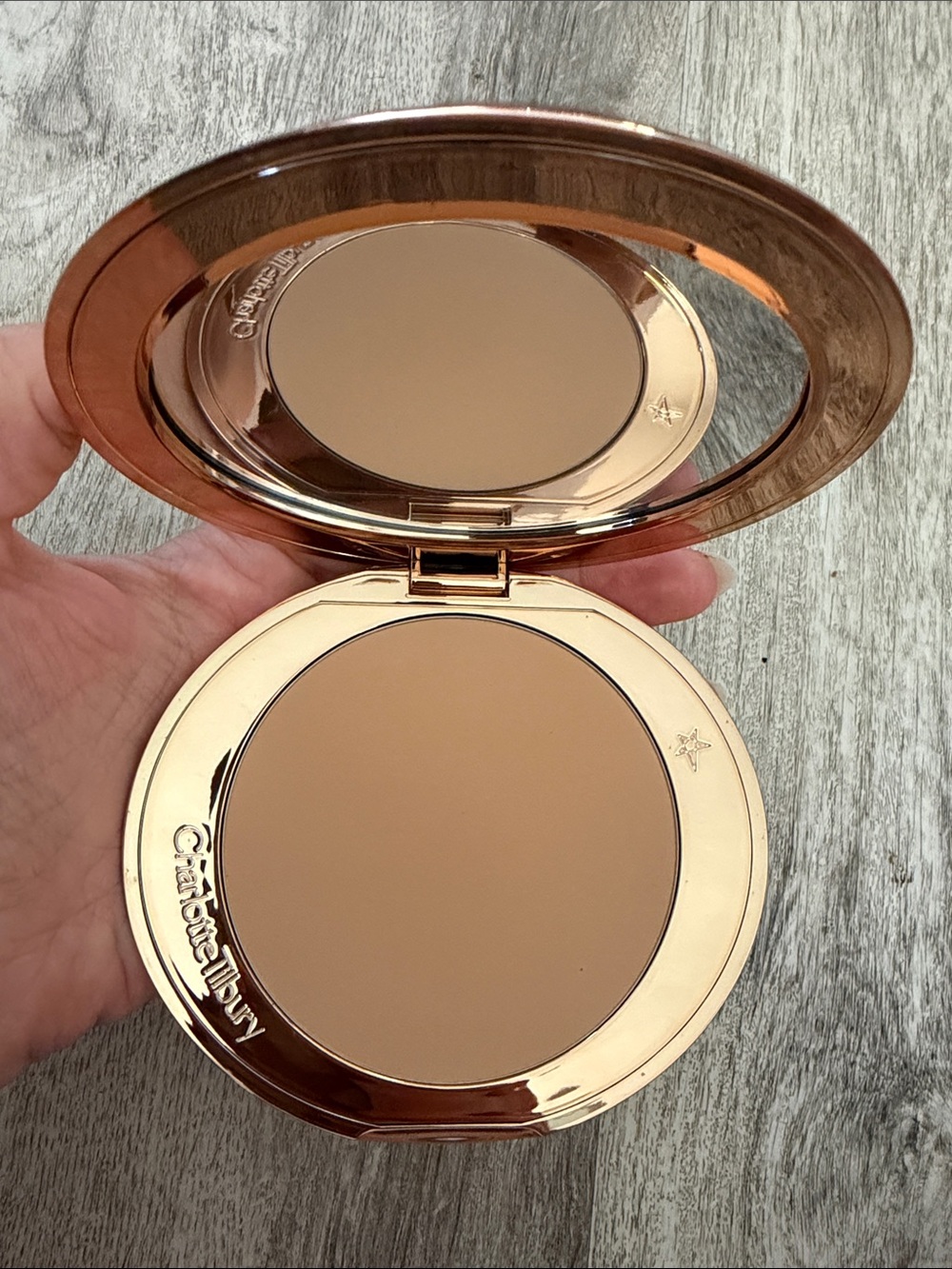 Charlotte Tilbury Bronzer Compact - shade 1 $59 retail